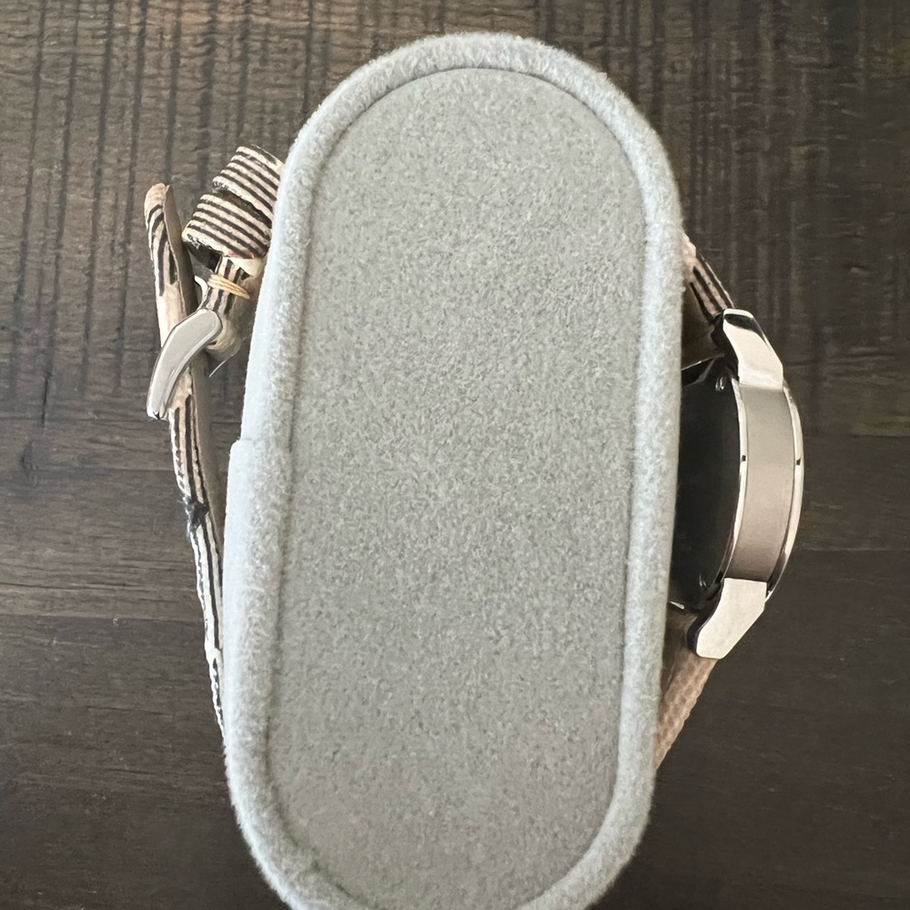 Burberry Nova Ladies Watch - Picture 3 of 5